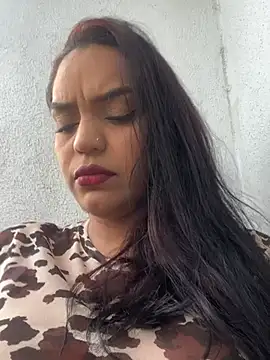 Sara-77 online show from April 29, 2026, 5:52 pm