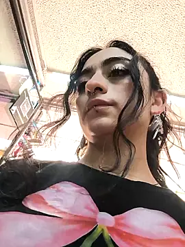 Lila Desiree online show from May 8, 2026, 2:55 pm