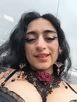 Lila Desiree online show from July 4, 2026, 3:18 pm