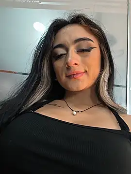 Lila Desiree online show from July 28, 2026, 8:52 pm