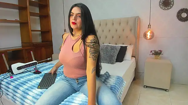 scarleett brown  online show from January 31, 2025, 7:08 pm