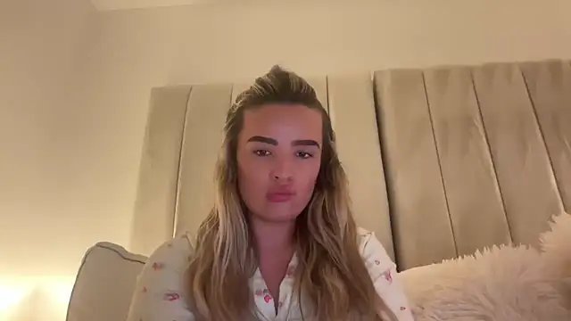 maisiesmithx online show from June 4, 2026, 10:38 pm