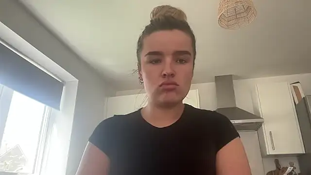 maisiesmithx online show from June 21, 2026, 9:56 am