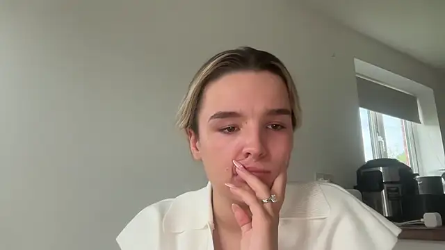 maisiesmithx online show from June 22, 2026, 5:32 pm