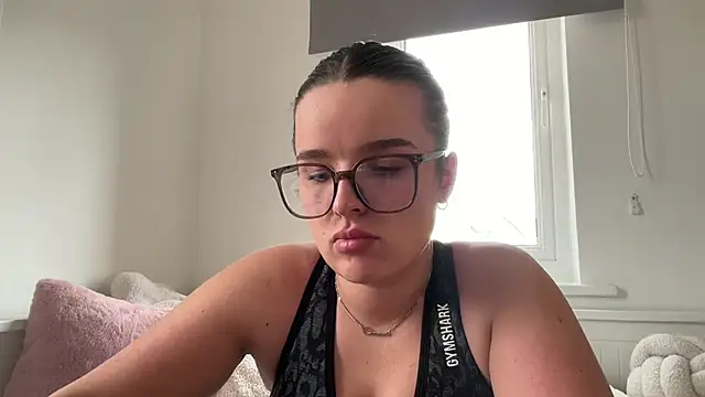 maisiesmithx online show from July 24, 2026, 5:55 pm