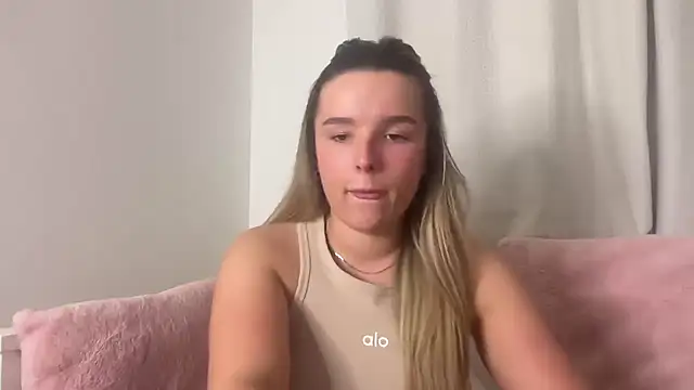 maisiesmithx online show from July 31, 2026, 9:36 pm