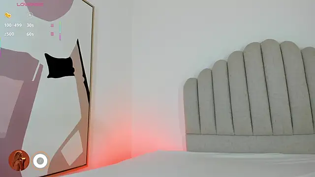 Nikki Angel  online show from December 15, 2025, 7:18 pm