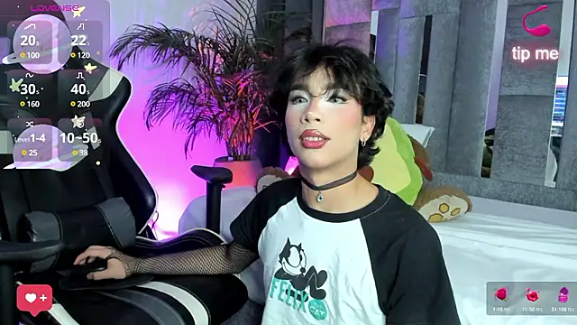 sue   0 online show from December 4, 2024, 2:04 pm