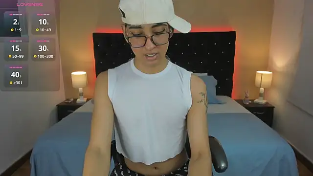 Snapshot of Dark_hairy_ chatting on January 4, 2025, 2:46 am Dark hairy online show from January 4, 2025, 2:46 am