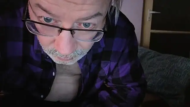 loverboyxxx69 online show from November 10, 2025, 2:54 am