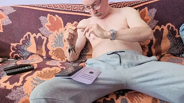 loverboyxxx69 online show from May 2, 2026, 9:14 am