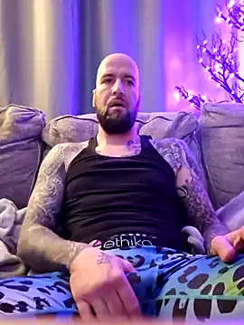 Beardedtattood online show from January 8, 2025, 11:54 am