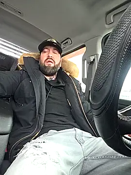 Snapshot of Beardedtattood chatting on February 10, 2026, 1:26 pm Beardedtattood online show from February 10, 2026, 1:26 pm