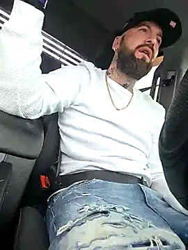 Snapshot of Beardedtattood chatting on February 17, 2026, 1:29 pm Beardedtattood online show from February 17, 2026, 1:29 pm