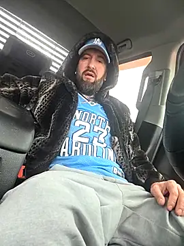 Snapshot of Beardedtattood chatting on February 18, 2026, 2:24 pm Beardedtattood online show from February 18, 2026, 2:24 pm