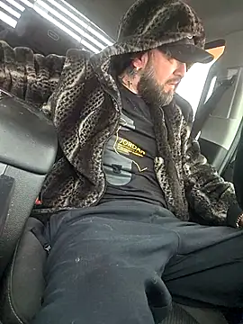 Snapshot of Beardedtattood chatting on February 19, 2026, 2:02 pm Beardedtattood online show from February 19, 2026, 2:02 pm