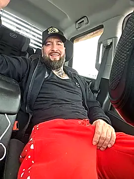 Snapshot of Beardedtattood chatting on February 21, 2026, 2:18 pm Beardedtattood online show from February 21, 2026, 2:18 pm