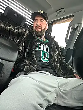 Snapshot of Beardedtattood chatting on February 22, 2026, 2:26 pm Beardedtattood online show from February 22, 2026, 2:26 pm