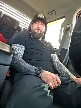 Snapshot of Beardedtattood chatting on February 28, 2026, 5:58 pm Beardedtattood online show from February 28, 2026, 5:58 pm