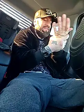 Snapshot of Beardedtattood chatting on March 1, 2026, 1:02 pm Beardedtattood online show from March 1, 2026, 1:02 pm