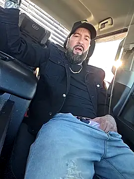 Snapshot of Beardedtattood chatting on March 2, 2026, 2:24 pm Beardedtattood online show from March 2, 2026, 2:24 pm