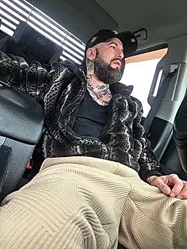 Snapshot of Beardedtattood chatting on March 8, 2026, 1:26 pm Beardedtattood online show from March 8, 2026, 1:26 pm