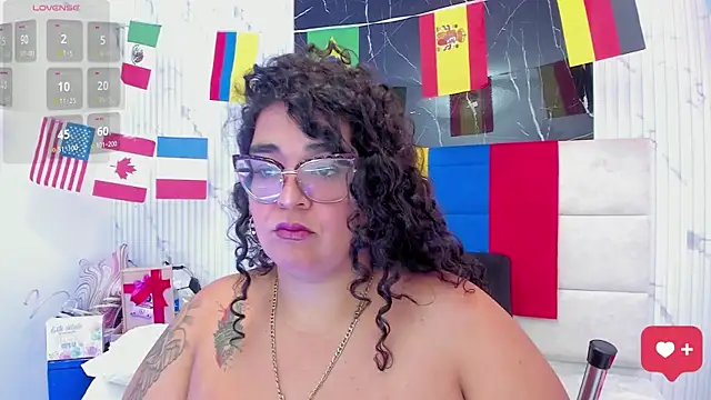 Reginavegaa online show from June 30, 2026, 11:44 am