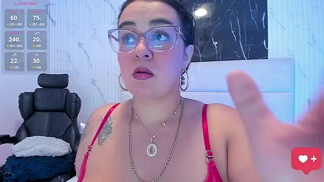 Reginavegaa online show from July 21, 2026, 11:34 am