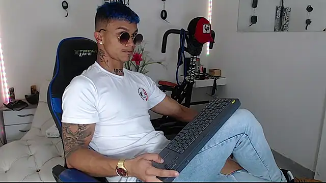 Leonard Price online show from March 11, 2025, 12:54 am