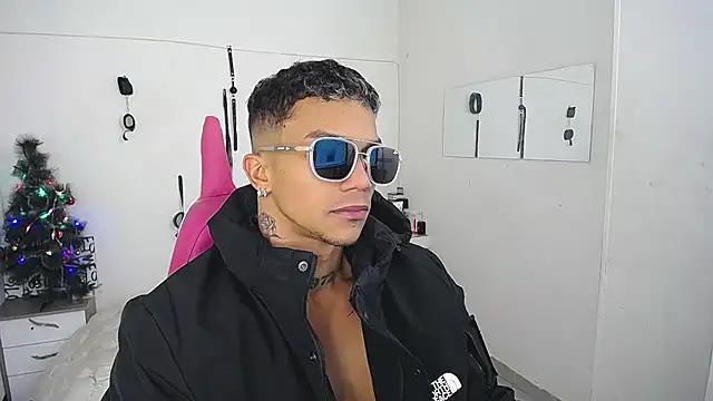 Leonard Price online show from December 3, 2025, 2:26 pm