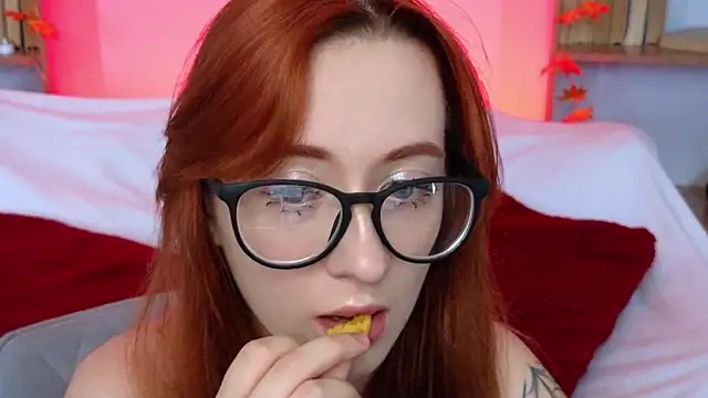 Snapshot of Dark_Lola_ chatting on October 12, 2025, 1:48 am Dark Lola  online show from October 12, 2025, 1:48 am