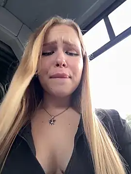 Snapshot of mur_girl chatting on October 9, 2025, 12:36 pm mur girl online show from October 9, 2025, 12:36 pm