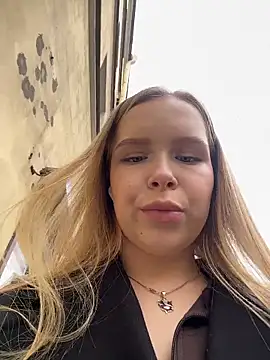 mur girl online show from May 31, 2026, 12:23 pm