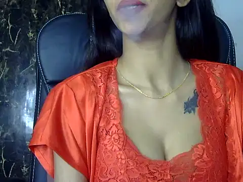 MAAYRA 09 online show from February 12, 2025, 9:54 pm