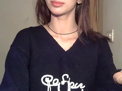 MAAYRA 09 online show from January 6, 2026, 12:42 pm