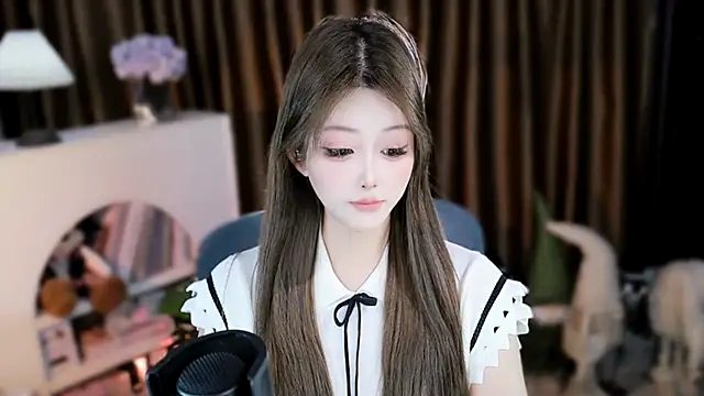 Arwyn-rr online show from March 15, 2026, 12:33 pm