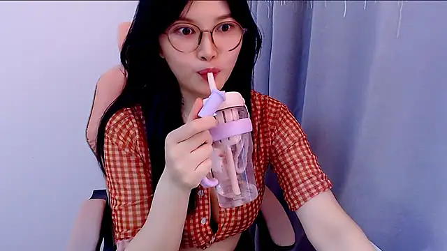 Snapshot of Little-sweet chatting on September 23, 2025, 3:20 am Little-sweet online show from September 23, 2025, 3:20 am