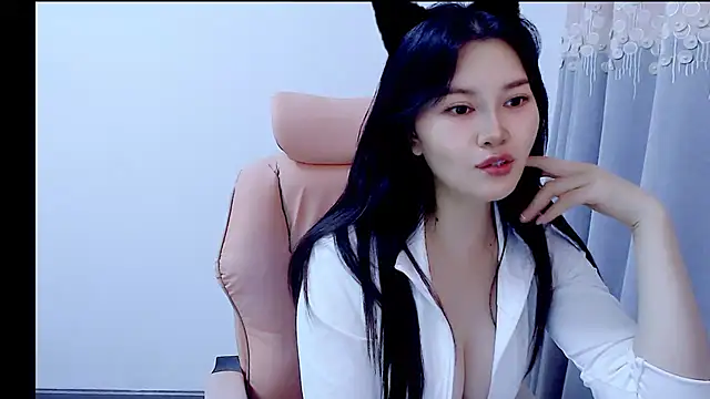 Snapshot of Little-sweet chatting on October 19, 2025, 1:28 am Little-sweet online show from October 19, 2025, 1:28 am