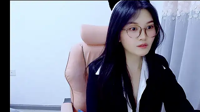 Snapshot of Little-sweet chatting on October 21, 2025, 1:56 pm Little-sweet online show from October 21, 2025, 1:56 pm