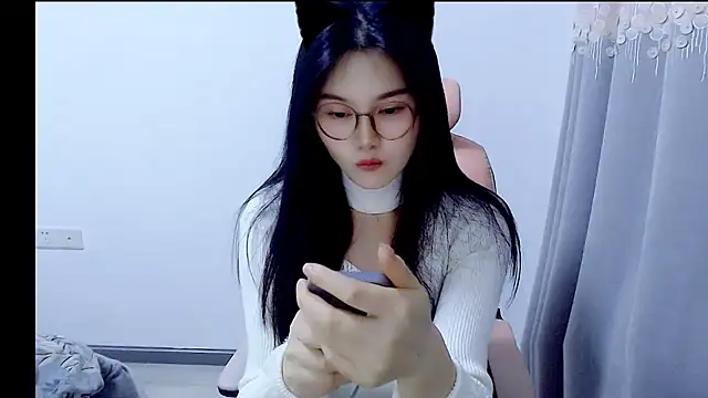 Snapshot of Little-sweet chatting on October 31, 2025, 12:28 pm Little-sweet online show from October 31, 2025, 12:28 pm