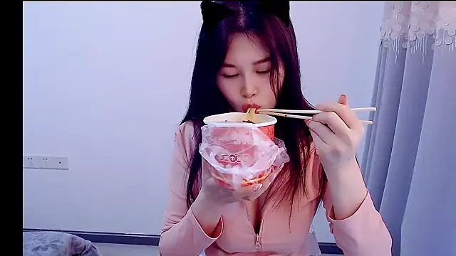 Snapshot of Little-sweet chatting on November 2, 2025, 1:08 am Little-sweet online show from November 2, 2025, 1:08 am