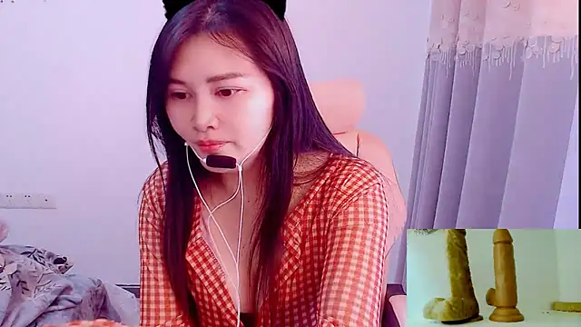 Little-sweet online show from December 16, 2025, 4:06 am