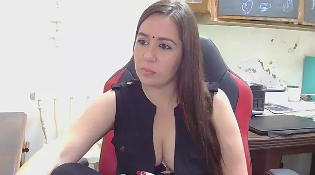 Kiara zoya online show from December 22, 2024, 6:59 pm