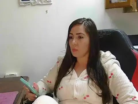 Kiara zoya online show from January 21, 2025, 9:15 pm