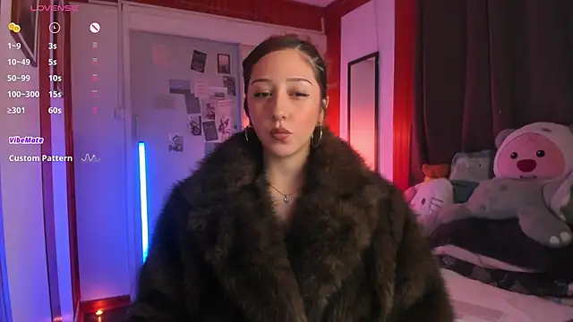 Snapshot of HeyTati chatting on June 12, 2026, 12:31 am HeyTati online show from June 12, 2026, 12:31 am