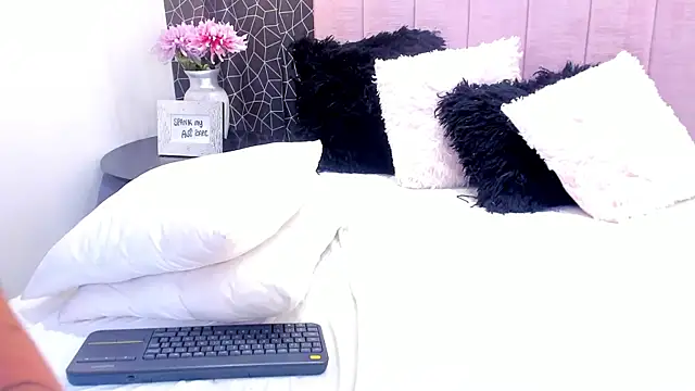 Violet Grace online show from January 16, 2025, 7:20 pm