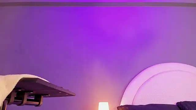 lupeebony online show from December 28, 2024, 8:04 pm
