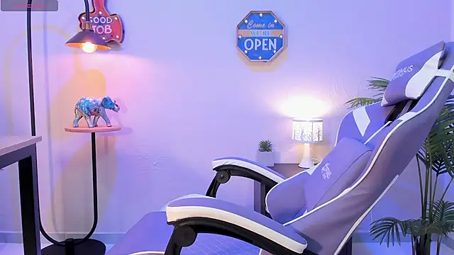 lupeebony online show from January 12, 2025, 7:31 pm