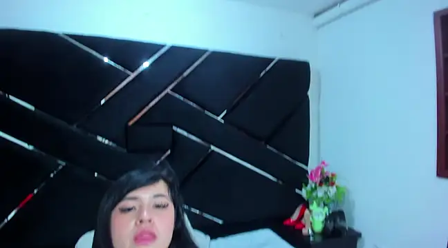 Victoria Rossy online show from December 16, 2024, 7:10 pm