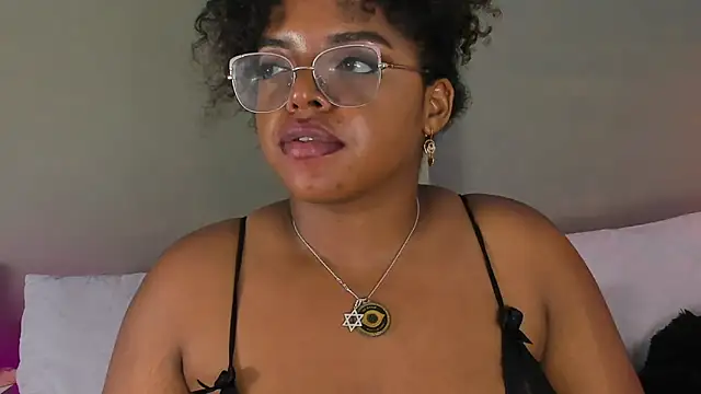 Snapshot of conielaurenth chatting on December 5, 2024, 12:19 am conielaurenth online show from December 5, 2024, 12:19 am